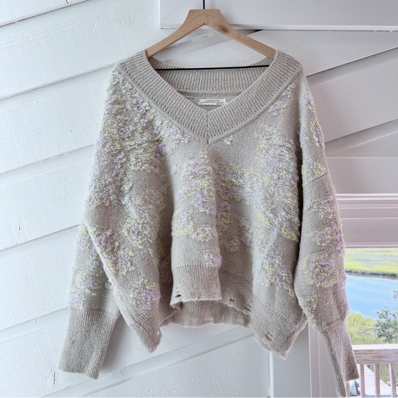 Anthropologie Textured V-neck Sweater Light Gray - Picture 3 of 6